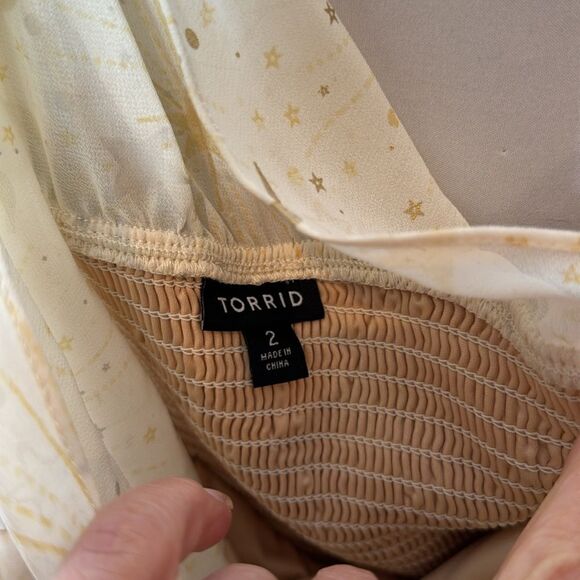 Torrid Stars Celestial Chiffon Foil Ruched One Shoulder Crop Top. Size 2. - Picture 7 of 10